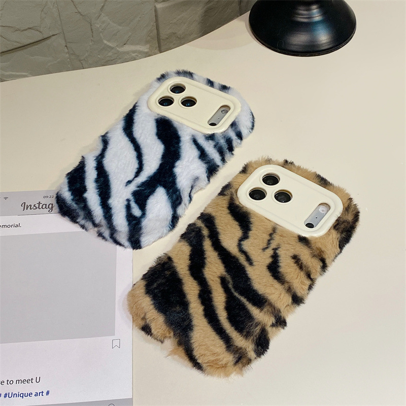 Luksusowe etui na telefon z wz – Apple Iphone 15 recenzja i cena